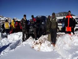 Tunceli-Erzincan yoluna çığ düştü